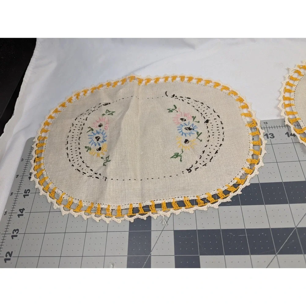 N/A oval doilies